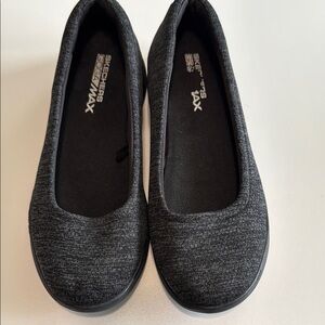 Skechers Black Slip-On Flats with Seamless Design